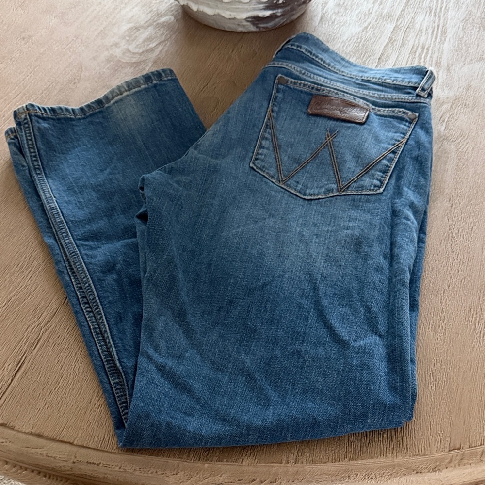 Wrangler Men's Classic Blue Straight Jeans